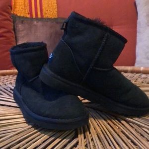 UGG Australia Black Classic Mini Size 5